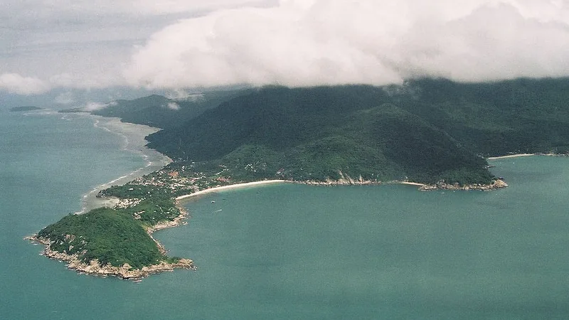 Aerial view of the Haad Rin peninsula and the bay of Haad Yuan on the south-east coast of Koh Phangan